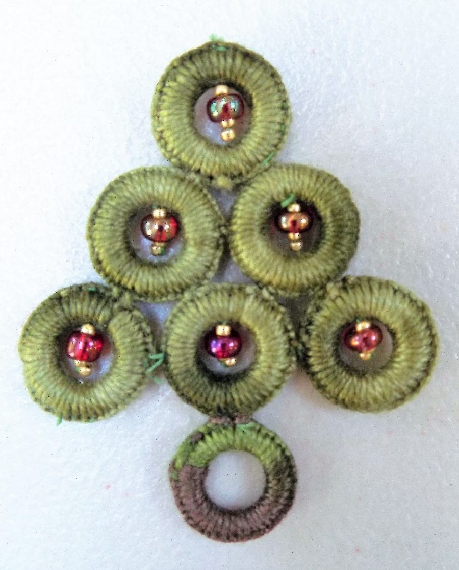 Buttonhole Ring Tree Ornament Project Instructions by Barbara Gilbert